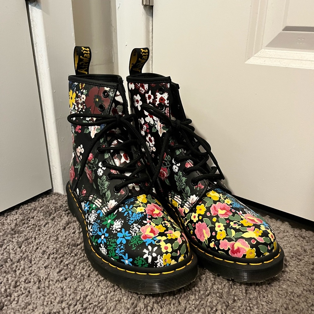 Floral Dr Martens